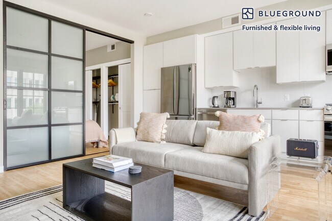 Photo - 2210 Wisconsin Ave NW Unidad SI FL4-ID547