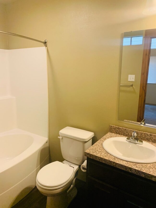 Building Photo - 4404 Deveraux Pl Unit A