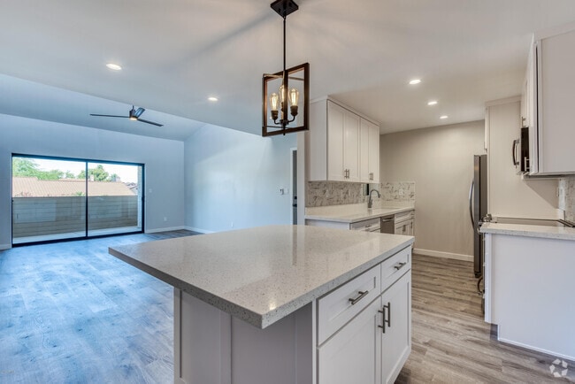 Building Photo - 6480 N 82nd St Unit 2207 Rental
