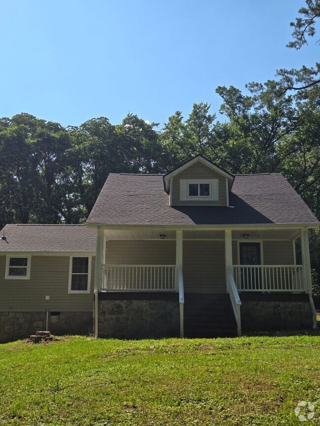 Building Photo - Spacious Single-Family Home in Chattanooga...