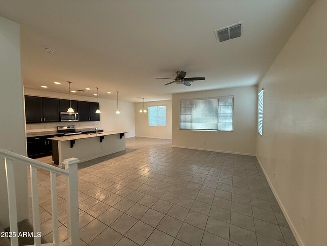 Photo - 905 S Canal Dr