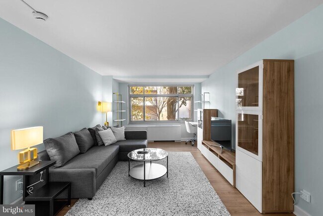 Photo - 2401 H St NW Unidad 208