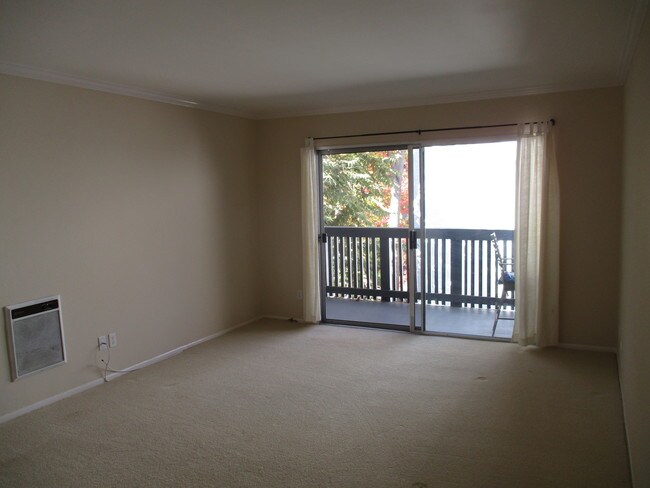 Living Room with balcony - 3603 W Hidden Ln Unidad 316
