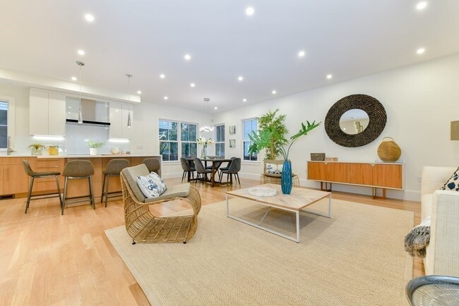 Photo - 234 Chestnut St