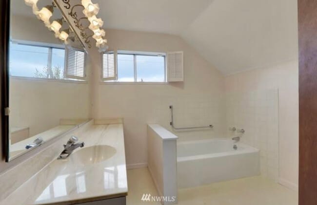 Photo - 3832 S Cushman Ave