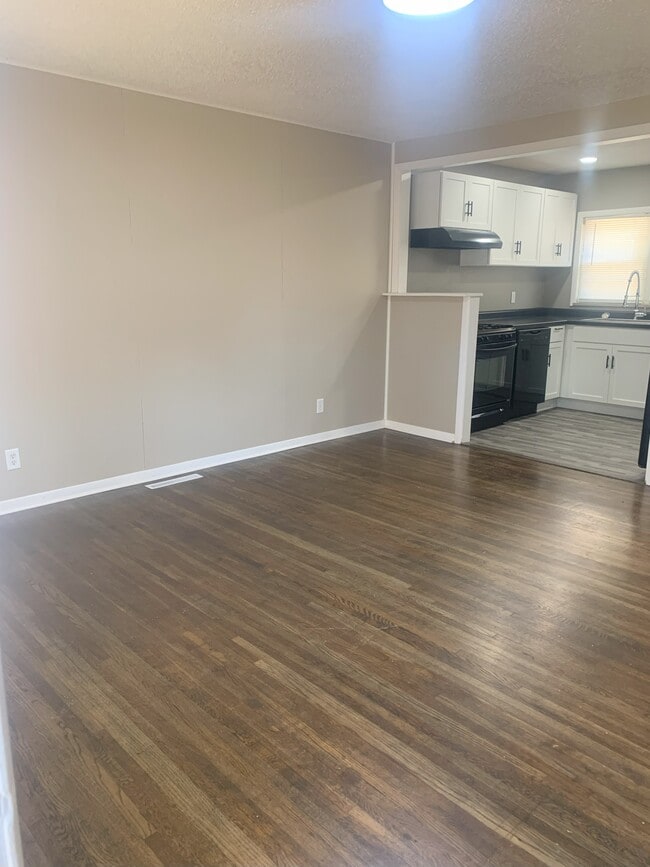 Photo - 1154 S Arthur St