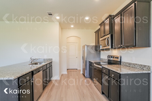 Photo - 8415 Hannah Rd