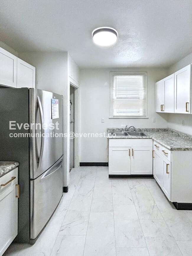 Photo - 16007 Elderwood Ave