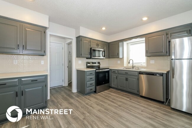 Photo - 4012 NW Delwood Ct