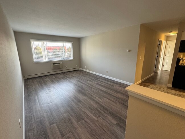 Photo - Cedar Plaza Apartments