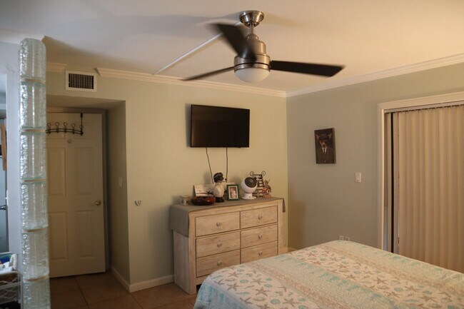 Photo - 2587 Cyprus Dr