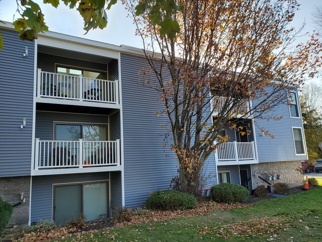 Clinton House Apartments - Clinton House Apartments Unit H-28