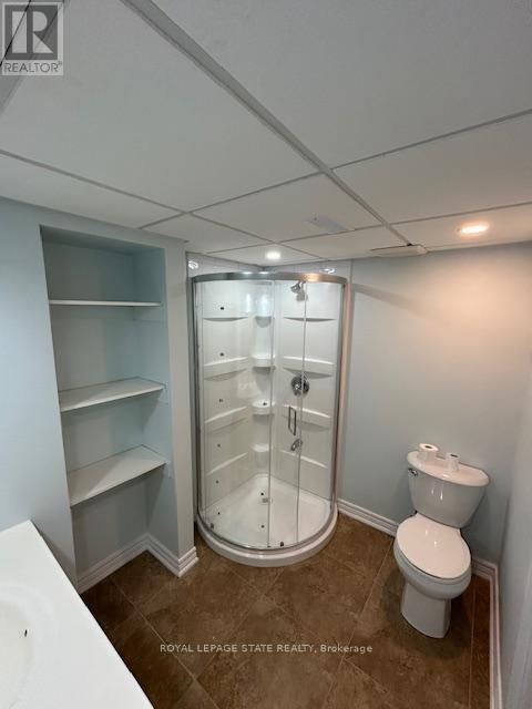 Photo - 332 Jackson St W