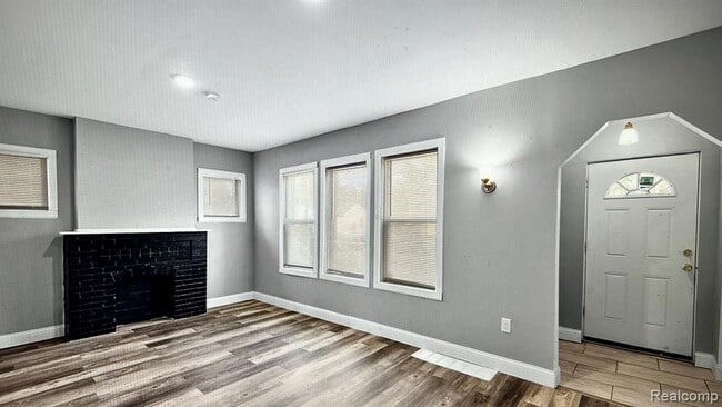 Photo - 18121 Bentler St