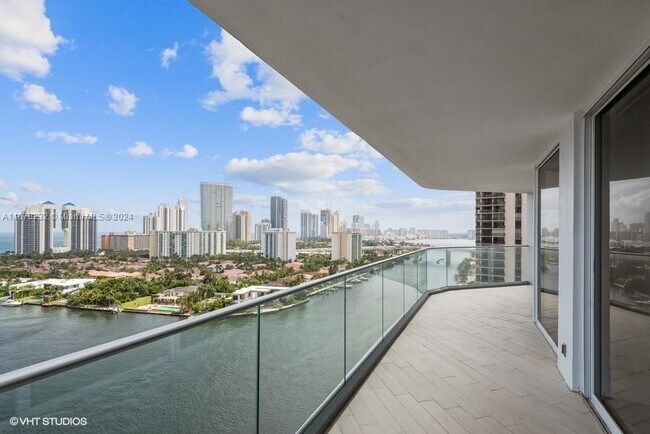 Photo - 19707 Turnberry Way Unidad # 21H