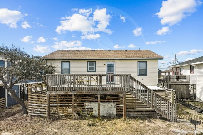 Photo - 209 E Walker St