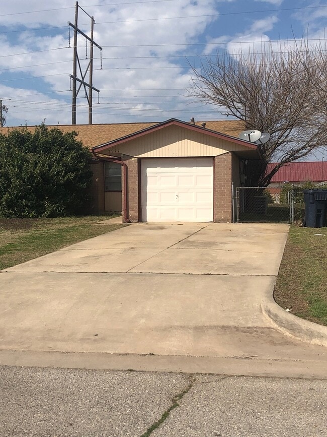 Building Photo - 3 BED 2 BATH NEXT TO OCCC!!