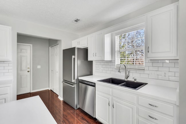 Photo - 121 Deer Ridge Ln