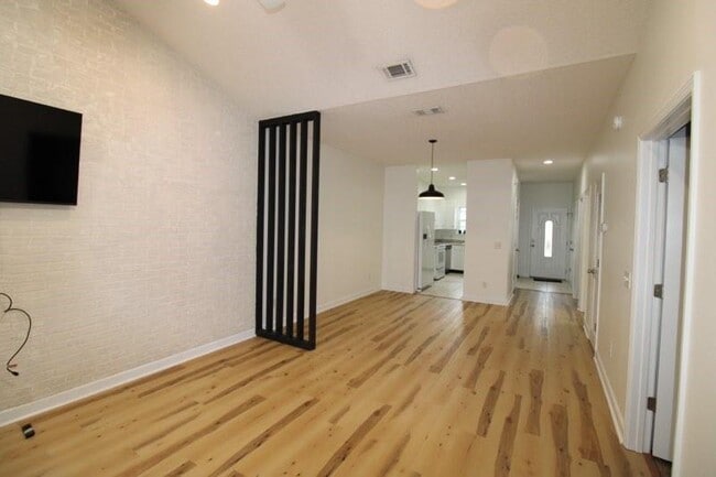 Photo - 348 Moss Creek Ln