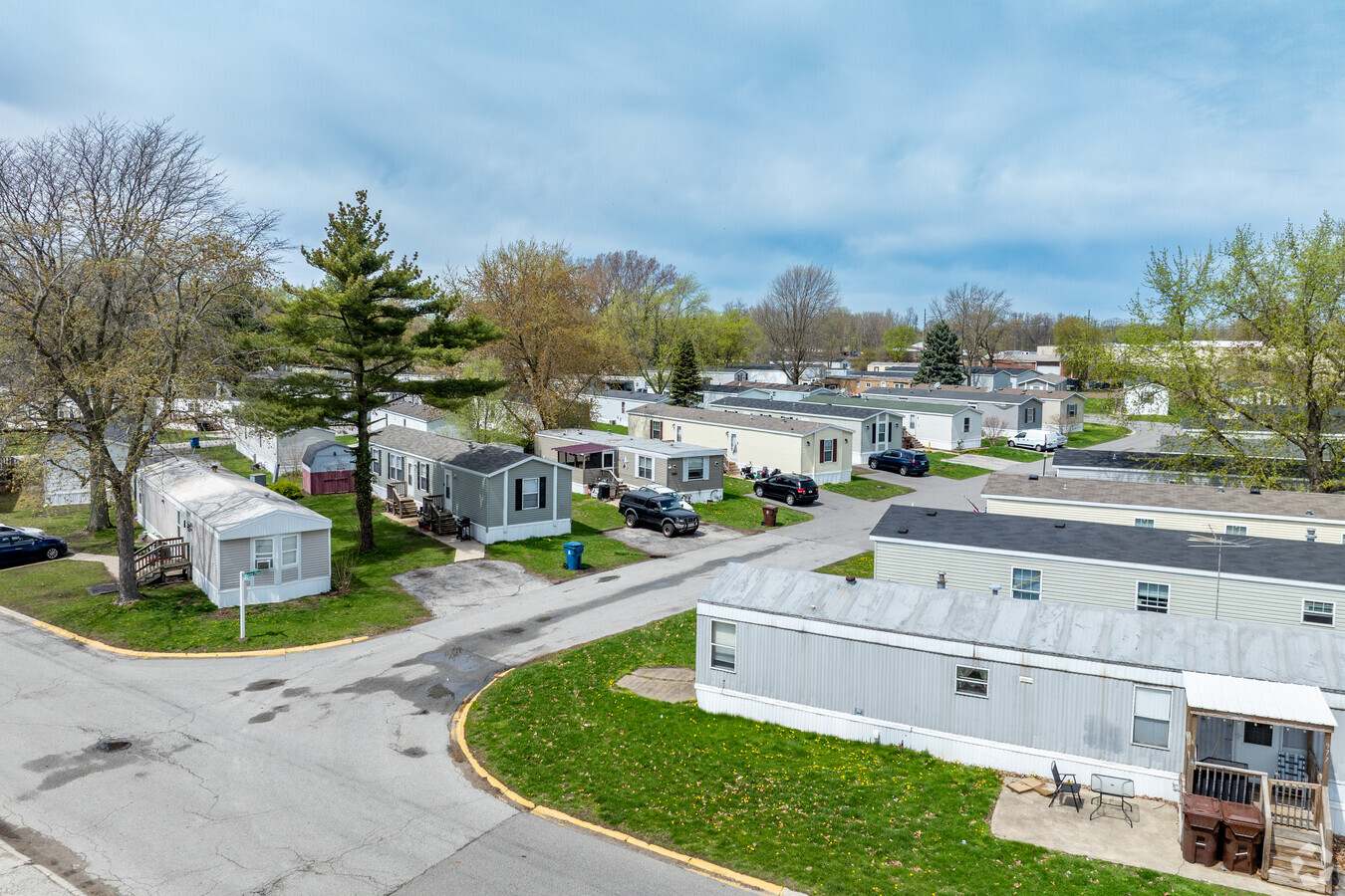 7300 E 10th Ave - Mansard du Lac Apartamentos