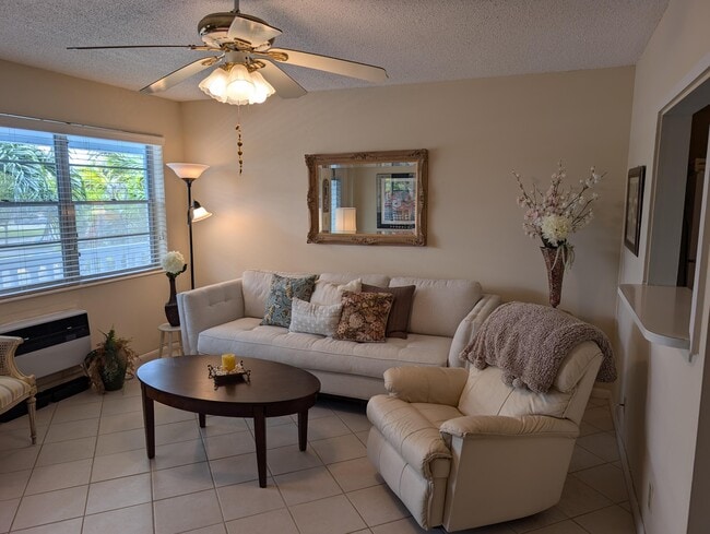 Photo - 436 Markham S Unit 436