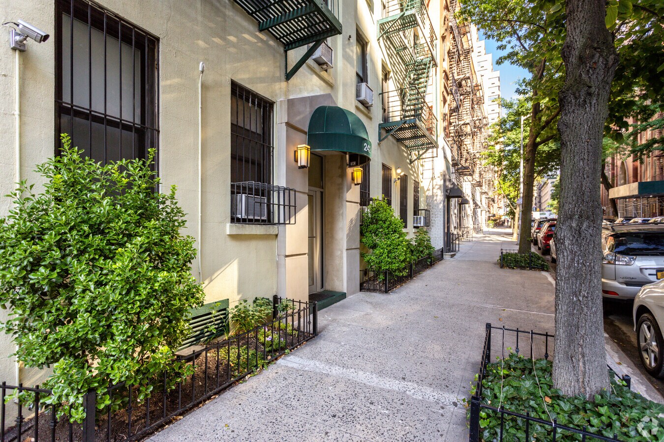 Photo - 242 E 87th St