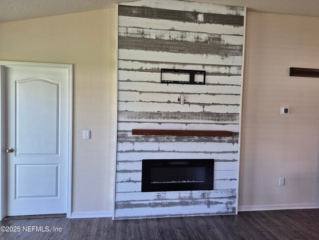 Photo - 2537 Oak Stream Dr