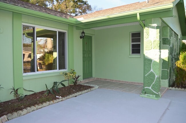 Photo - Beautiful upgraded home in Great Neighborhood! AVAILABLE IN DECEMBER!