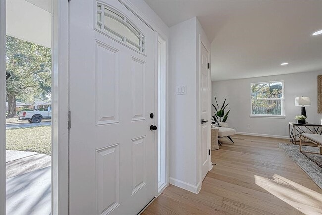 Photo - 2414 Walnut Bend Ln