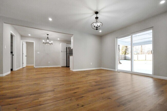 Photo - Pet Friendly Three Bedroom!