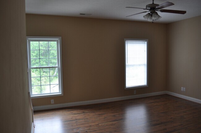 Photo - 2009 Lakeside Dr