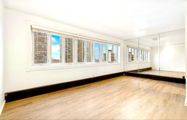 Photo - 700 W Bittersweet Pl Unit 1004