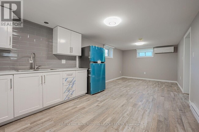 Photo - 76 John St Unité 2