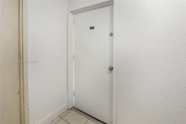 Building Photo - 9001 SW 77th Ave Unit C803