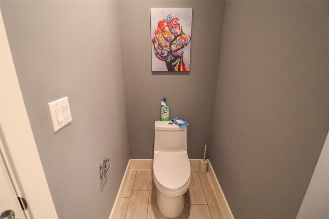 Photo - 2307 Clementine St