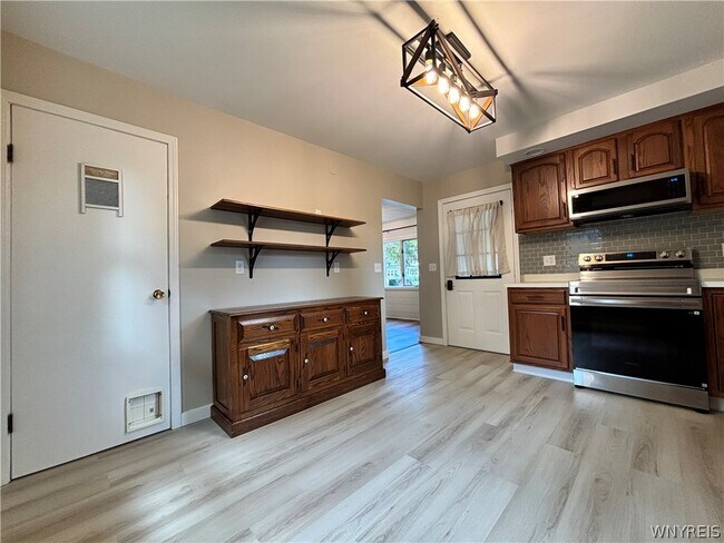 27 Brandel Ave