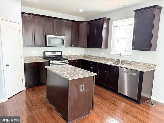 Photo - 7 Coulter Ln