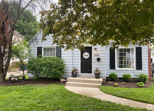 Building Photo - Charming 3BR in SE Grand Rapids Rental