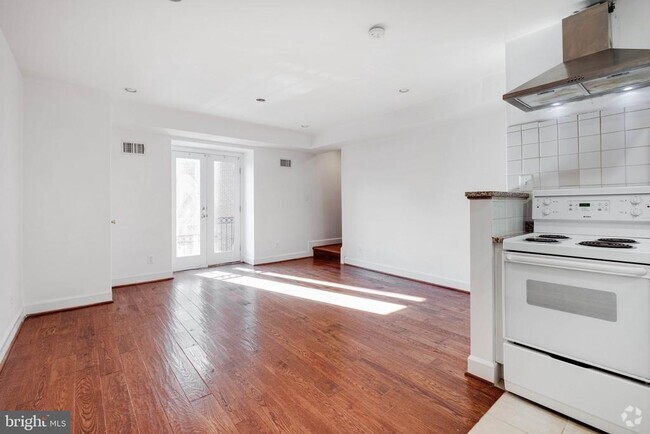 Building Photo - 1314 King St Unit 3 Rental