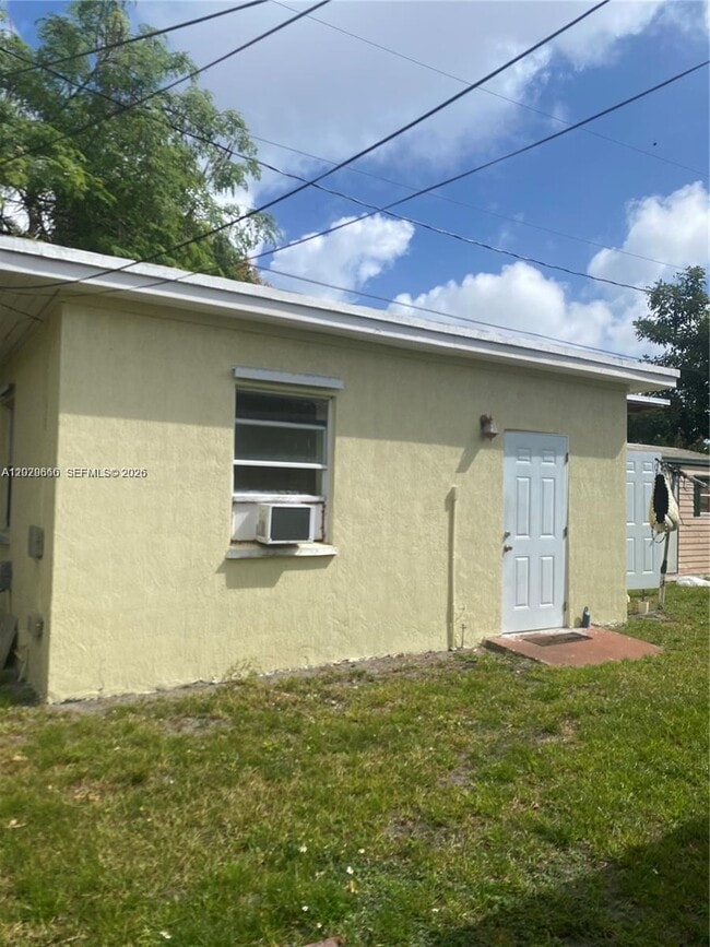 Photo - 115 NE 192nd St Unidad 1