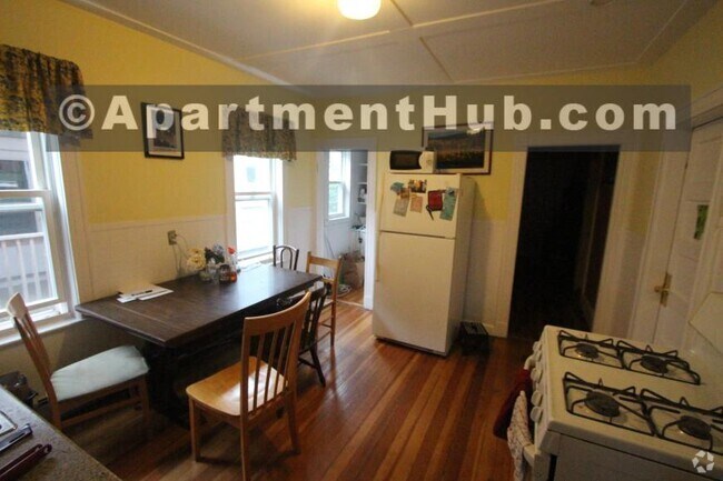 Building Photo - 4.0 bedroom in Somerville Massachusetts 02143 Unit U2 Rental