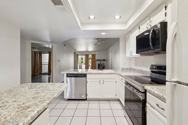 Photo - 205 N 74th St