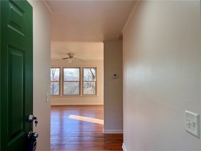 Photo - 921 E Rodgers Dr