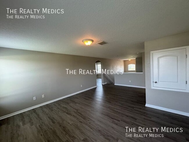 Photo - 2148 Ontario Way