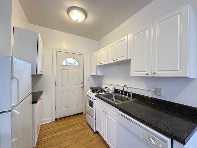 Photo - 3754 N Fremont St Unit 3W