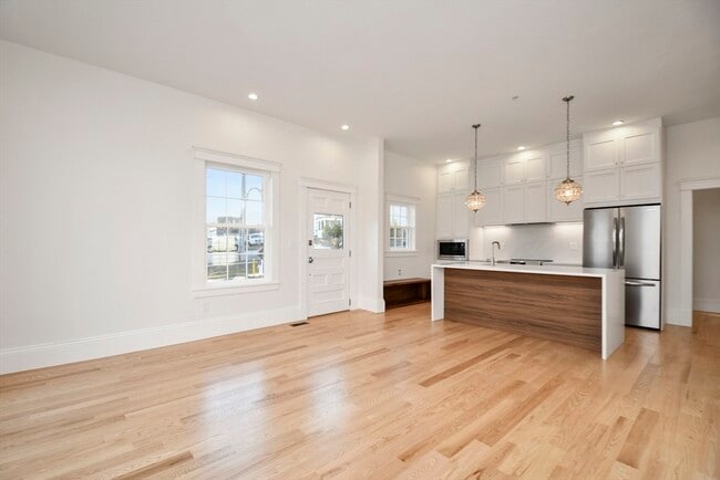 Photo - 30 E Main St Unit 2