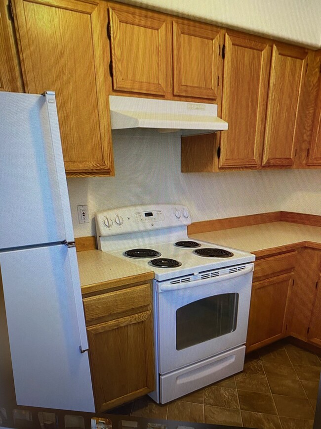Building Photo - 75 S Grover Pl
