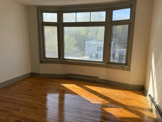 Building Photo - 408 Central St Unit 6 Rental