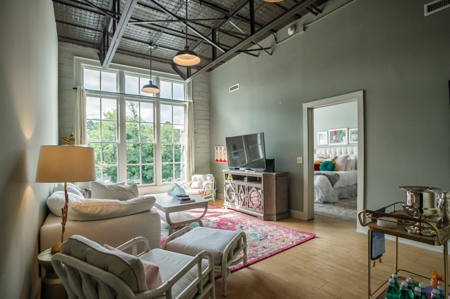 Photo - 509 W Spring St