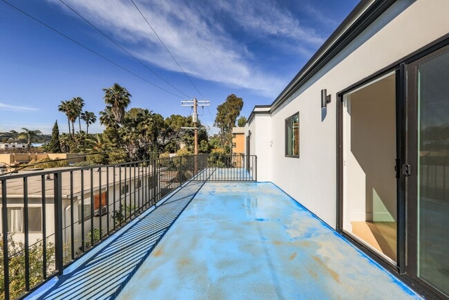 Photo - 1237 N Orange Dr Unit #1239